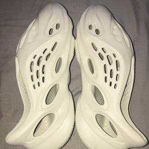 Yeezy Boost FOAM Runner